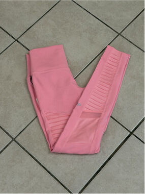 ALO YOGA MOTO LEGGING 27.5” MACARON PINK COLOR SIZE XS